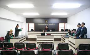 10 hukuk programlarına programın yerleştirme puan türünde başarı sırası 190 bininci sırada olan. Dau Hukuk Fakultesi Yeni Akademik Yila Hazir