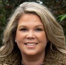 Congratulations to Glen Rock High School Guidance Counselor, Lauren  Daniell, who successfully defended her dissertation at St. Peter's  University. Her dissertation/research is titled, "A Quantitative  Comparative Study of Perceptions of Secondary School