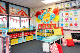 It would be ironic to think that even the top leading design schools of the world may not have considered decorating their classroom. Kindergarten Circus Theme Classroom Novocom Top
