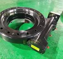 SE17 worm gear slewing drives for vertical installation ...