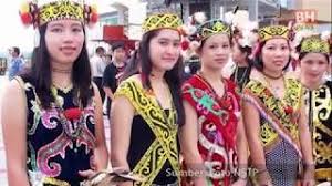 Dianggap kumpulan kecil kadazandusun kerana bahasa mereka merupakan cabang bahasa dusun dalam keluarga bahasa austronesian. Identiti Setiap Etnik Didokumentasi