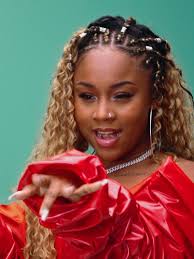 Maureen's Electrifying Performance of 'Bend Your Back'