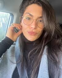 Nikki Howard's Instagram, Twitter & Facebook