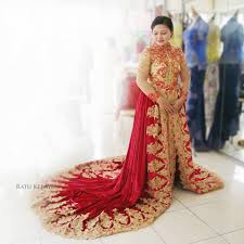 Desain kebaya untuk pengantin batak memang agak berbeda, tetapi masih memungkinkan bagian bidang bahu atas terbuka sehingga tampak segar. Fitting Kebaya Pengantin Ratukebayamedan Ratu Kebaya Medan Facebook