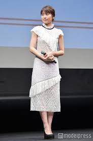 画像6 28 有村架純 名実ともに 国民的女優 に 朝ドラ 映画 cm インスタ とにかく愛され続ける 2017年末特集 フラワーガールドレス 女の子のドレス 有村架純 ファッション