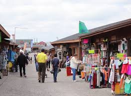 Shoppers and vendors alike from all over the midwest flock to the shipshewana flea market each season. Shipshewana Trading Place Flea Market Visit Indiana