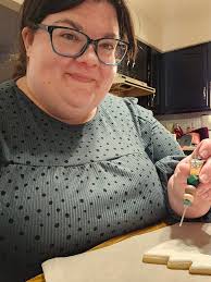 ✨Small business Monday✨ Hi, my name is Anjelica and i make customized  dipped desserts, cupcakes and cakes!! If you have any celebrations I'd love  to help you celebrate!! If you have any