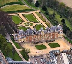 Top 15 villes seine maritime. Le Chateau D Eu Situe En Normandie Dans Le Nord De La Seine Maritime Le Chateau Accueille A La Fois La Mairie D E Chateau France French Castles Castle Estate
