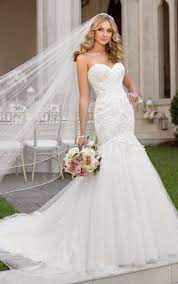 Wir sind bekannt für unsere wunderschönen brautjungfernkleider, abendkleider, cocktailkleider. Godet Brautkleid Stella York Hochzeitskleider