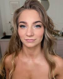 ANNA SERAFIN • MAKIJAŻ • STYLIZACJA BRWI • (@helloannie_makeup) • Instagram  photos and videos