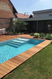 La Piscine De La Fibre Optique C Est Quoi Des Avantages Des Conseils Et Des Photos Impressi En 2020 Piscine Amenagement Paysager Escalier Piscine Decoration Piscine