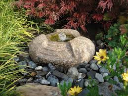 Dann ist dieser kleine schwarze springbrunnen vielleicht eine schöne lösung, um einen attraktiven akzent zu setzen. Bei Kimmel Gibt S Wasserspiele Fur Den Garten Blizz Regensburg