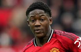 Waterford announce the signing of Eric Molloy and re-sign goalkeeper Paul  Martin as they further improve squad