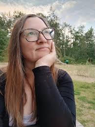 I am looking for 3 female coaches who wants elevate confidence & online  presence. 5 days Free Confidence experience. Who is in?