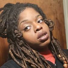 Genelle Green (@GenelleGreen)