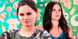 Julia Gibbs's Instagram, Twitter & Facebook