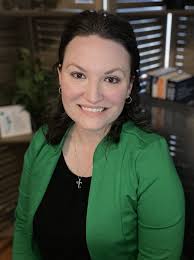 Kelly Saylor's Instagram, Twitter & Facebook