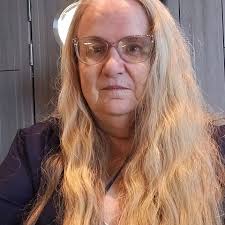 Is it true that MSC cruise charges 5 dollars a person to eat in the dining  room?