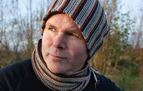 Jos maakt 'broeinesten' van leven