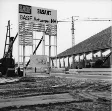 Das european site & verbund management entwickelt die großen, europäischen standorte der basf stetig weiter und. Basf Our Ludwigshafen Site Is Our Largest Verbund Site Facebook