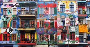 Graffiti House In Eastern Berlin Berlin Is The Most Popular City Among Graffiti Artists In Germany Destina Best Street Art Berlin Street Street Art Graffiti
