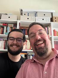 Uma Agulha no Palheiro (excerto 1). QUEM É O JOSÉ VALENTE ao vivo! [12 de  Julho, Pátio da Reitoria, Porto] @casacomumuporto Vídeo do amigo  @atoni.ribeiro #quemeojosevalente #musicaaovivo #livemusic #viola  #violaontheroad #talentedmusicians