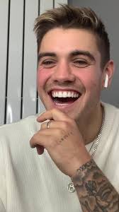 Luke's Romantic Gestures