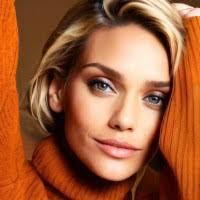 Lara Beebe's Instagram, Twitter & Facebook