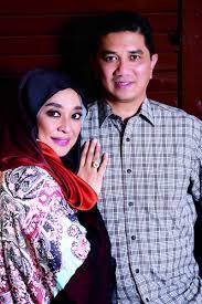 Azmin ali is a malaysian politician and the current chief minister of selangor. Belajar Bersama Di Amerika Datin Seri Shamshida Dedah Perkenalan Awal Bersama Dato Seri Azmin Nona