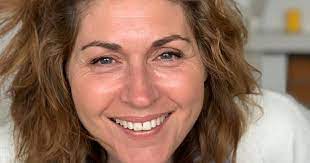 Sissel kyrkjebø er en norsk sanger som har solgt over en million plater i norge og hatt suksess i utlandet. Sissel Kyrkjebo Sin Nye Beskjed Til Alle En Stor Dag I Livet
