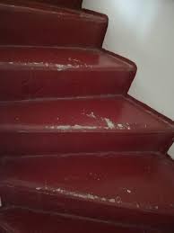 Pose de carrelage en verre dans une salle de bains tuto brico de robert pour poser de la mosaique duration. Repeindre Escalier En Beton Resolu Peinture Vernis Tapissserie Linternaute Com