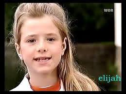 Gina Simons's Instagram, Twitter & Facebook