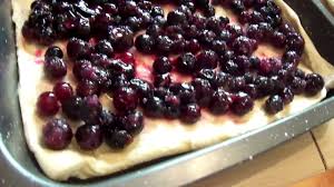 пирог из слоеного теста с замороженными ягодами и сметаной Yagodnyj Pirog Iz Sloenogo Testa Youtube