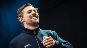 Doch moment mal, eigentlich ist es nicht joko Klaas Heufer Umlauf Privat So Lebt Der Late Night Berlin Star Nach Feierabend News De