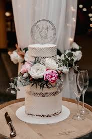 Ladawn was very professional and helpful when chosen our cake design and flavor. Wedding Cake By Sweetnezz Cake Design Bridestory Com