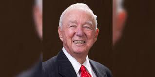 Lee Robertson, known as 'Mr. Western,' dead at 102