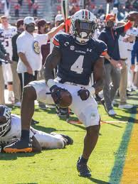 Auburn vs. No. 6 Texas A&M football officials, referee, umpire, judges