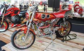 Untuk hasil nya yuk kita simak penjelasan singkat nya ini, cekidott… Jadi Motor Paling Mahal Begini Modifikasi Rx King Yang Menyentuh Angka Puluhan Juta Tagar Berita
