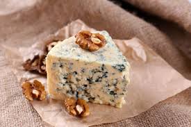 Sauce Au Roquefort Recette En 2020 Sauce Au Roquefort Roquefort Fromage Roquefort