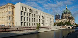Außen ist das humboldt forum ein teilweiser nachbau des berliner schlosses. Eroffnung Des Humboldt Forums Am 17 Dezember 2020