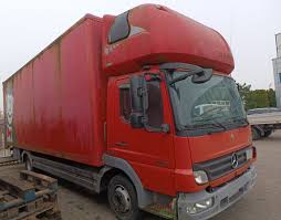 Mercedes Benz 818-2005 Cab & Chassis Truck