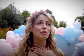 Con su talento, belleza y carisma frente a las cámaras, ha logrado presentar en varias producciones de la televisión nacional. Cristina Hurtado Asi Fue Sueno Premonitorio Que Tuvo Con Bebe Nino Que Espera