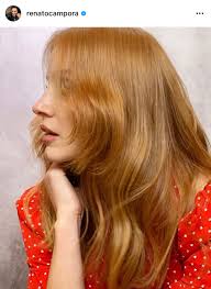 Gli strati nei capelli portano volume, fanno apparire le ciocche sottili più piene, e sono davvero un . Capelli Lunghi Donne Inverno 2020 Tagli Scalati E Onde Da Diva Amica