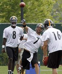 Pittsburgh Steelers Quarterback Ben Roethlisberger 7 Passes As Quarterbacks Jerrod Johnson 8 And Charlie Batch 16 Dallas Cowboys Nfl History Nfl Photos