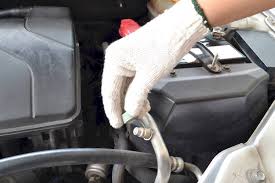 Hi i have a 2004 lincoln town car with a 4.6. How To Replace An Air Conditioning Expansion Valve Orifice Tube Yourmechanic Advice