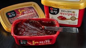 It's a definite medium bite, but not as strong as most of the seriously spicy sauces made with habaneros or scotch bonnets that are showing up more and more in grocery stores. What Is Gochujang Understanding The Spicy Korean Chile Paste Just Don T Call It The Next Sriracha Chicago Tribune