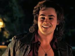 Billy le mencionó a Karen que revisó la casa de los Sinclair antes de venir  a la de ella. Me hubiera ENCANTADO ver a Erica interactuar con él como lo  hizo con