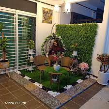 Daya tarik pohon pinus juga bisa hadir sebagai hiasan halaman rumah juga tidak membutuhkan banyak perawatan, cukup. Sejuk Mata Memandang Kreatif Idea Wanita Ini Deko Ruang Santai Laman Rumah Keluarga