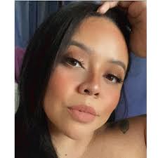 What books have short chapters similar to Freida?