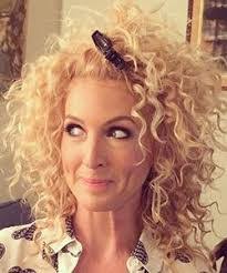 Shelly Dickey's Instagram, Twitter & Facebook